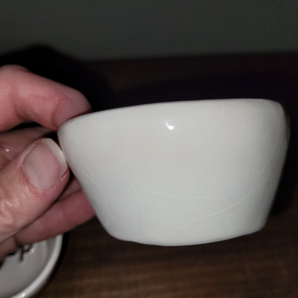 Glittering Goodies 4 pack Ceramic Snowman Measuring Cups White/Red. - Picture 10 of 11